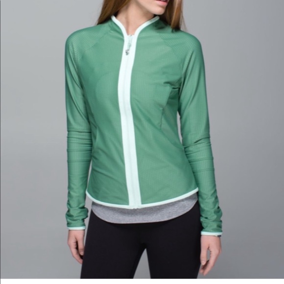 lululemon athletica Jackets & Blazers - EUC Lululemon Reversible Find Your Bliss Jacket Sz 4